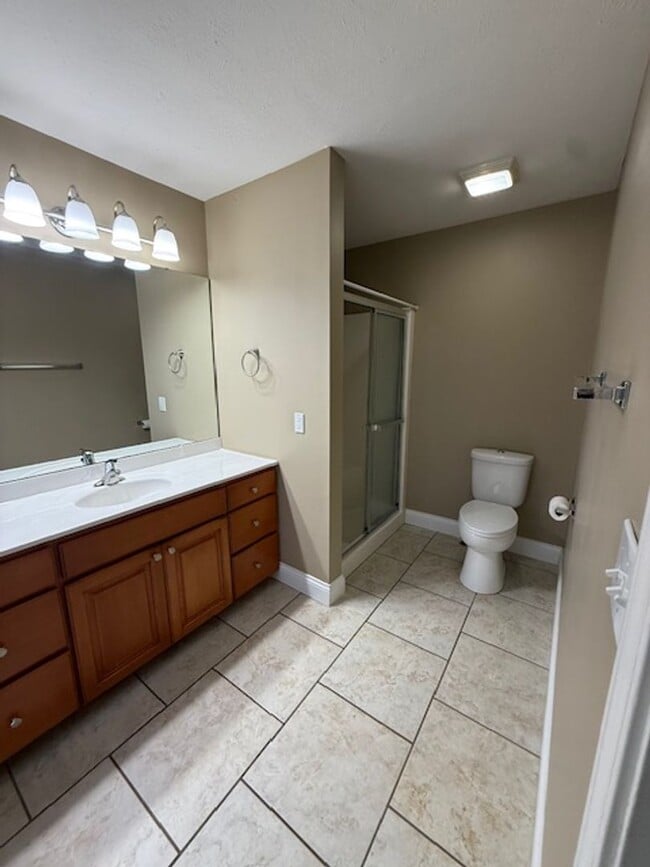 Building Photo - 409 DALHLIA