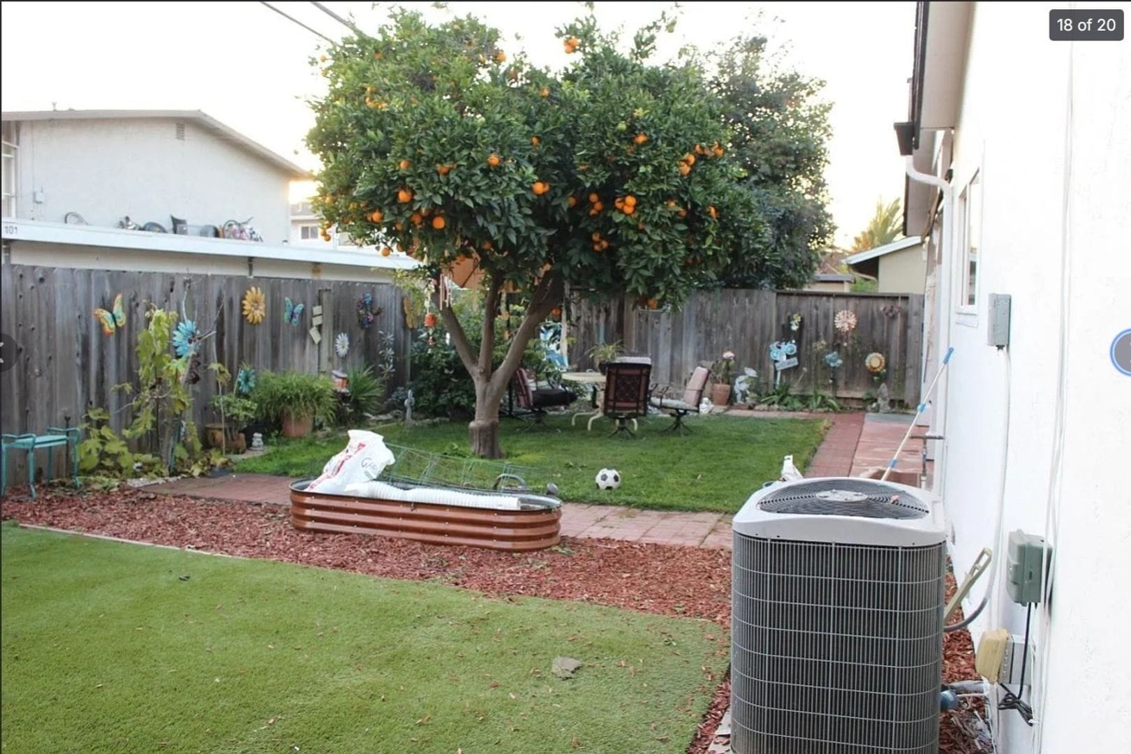 Building Photo - 118 Azucar Ave