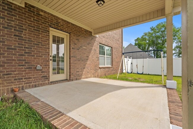 Building Photo - 1635 Lake Wateree Dr
