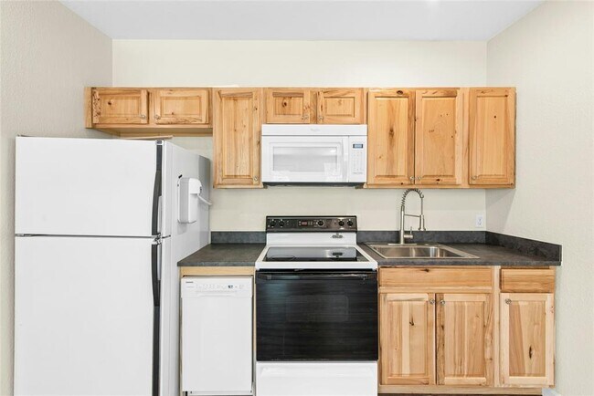 Building Photo - 904 Philco Dr