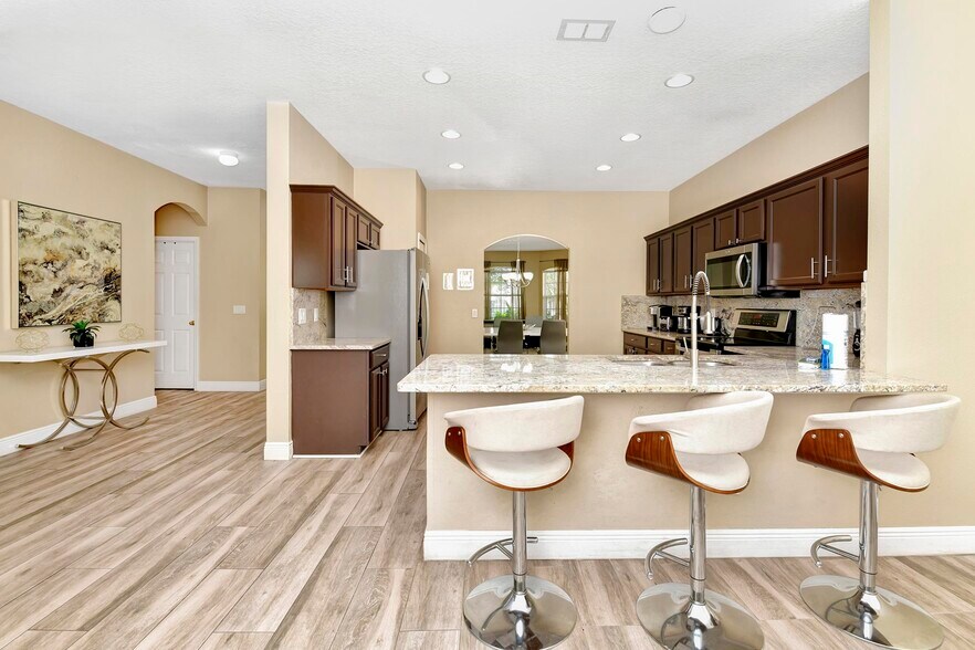 Building Photo - 118 Higher Combe Dr