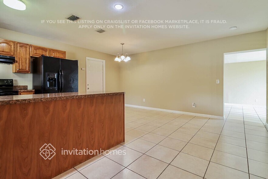 Building Photo - 6418 Amundson St