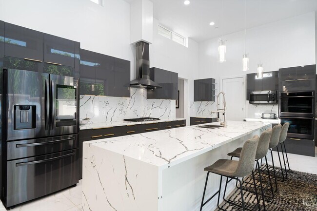 Building Photo - 74775 Del Coronado Dr