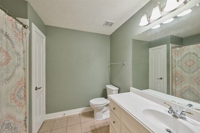 Building Photo - 13313 Enchanted Way