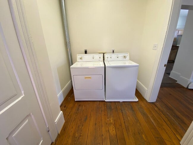 Building Photo - 605 Harrison St