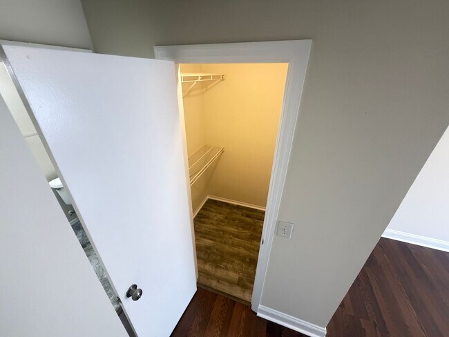 Building Photo - PRICE DROP! Orlando: 2BD/ 2BA - A Bright, Comfortable Home Designed for Everyday Living! WASHER &...