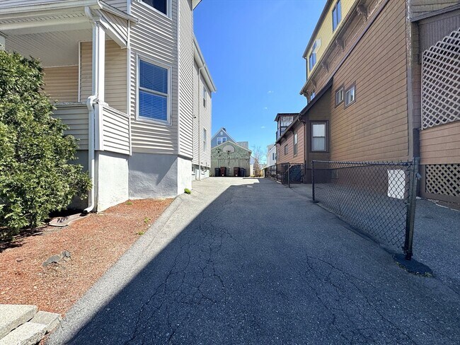 Building Photo - 69 Cleveland Ave