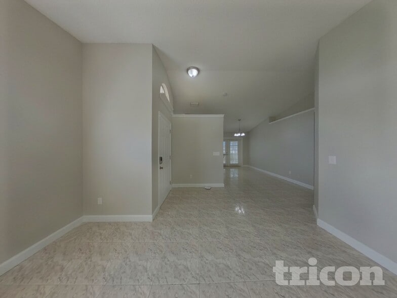 Building Photo - 8335 Spring Breeze Ct