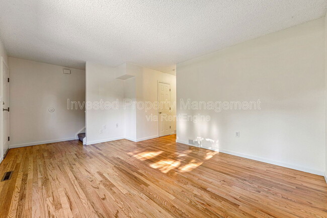 Building Photo - 588 S Eaton St