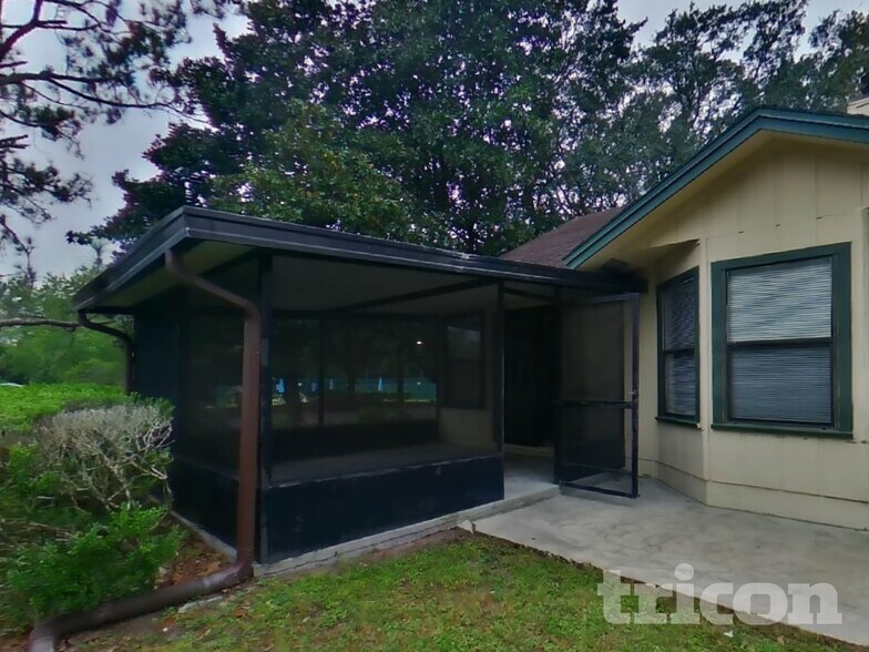 Building Photo - 1487 Rose Hill Dr E