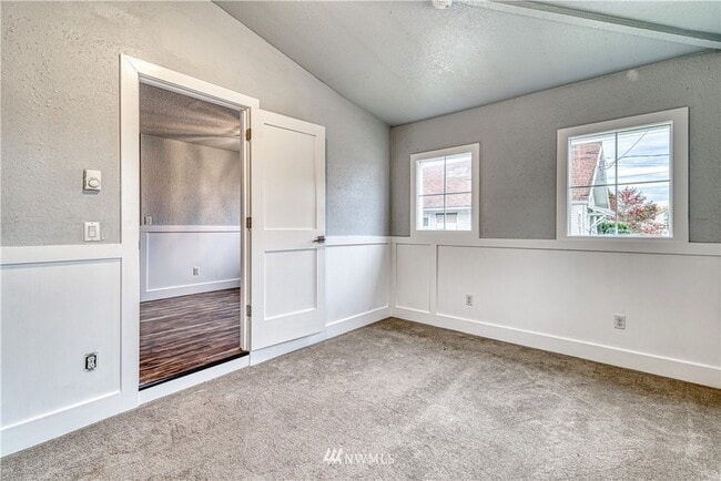 Building Photo - 1016 S 37th St