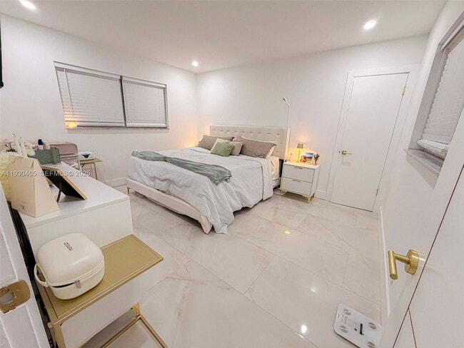 Building Photo - 7951 NW 37th Dr