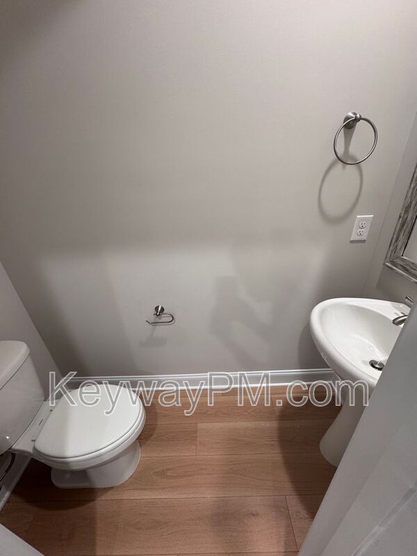 Building Photo - 587 Yuma Ln