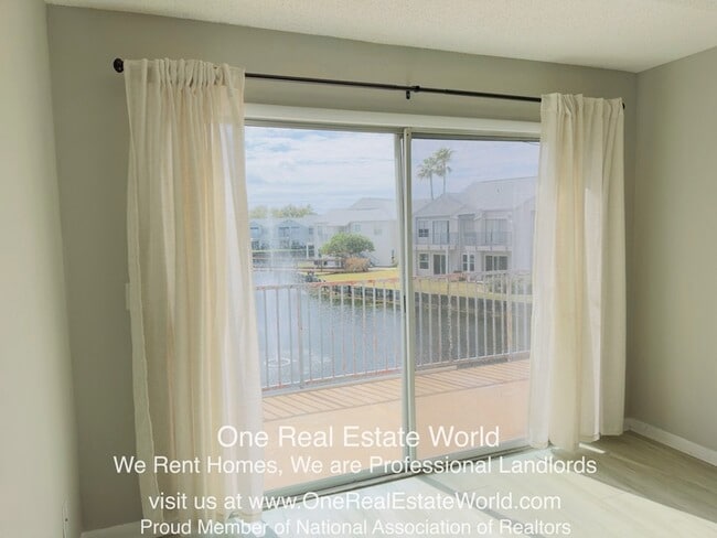 Building Photo - 2504 Woodgate Blvd