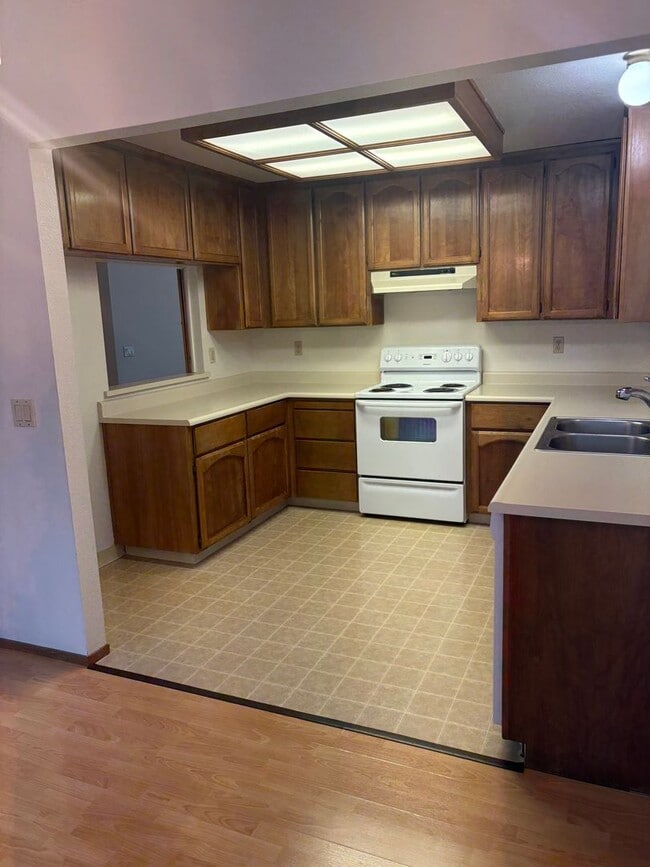 Building Photo - Spacious 3bed/2bath home in Antelope