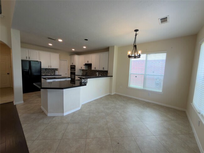 Building Photo - 4110 Royal Plantation Ln