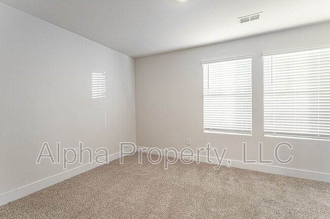 Building Photo - 212 Round Back Wy