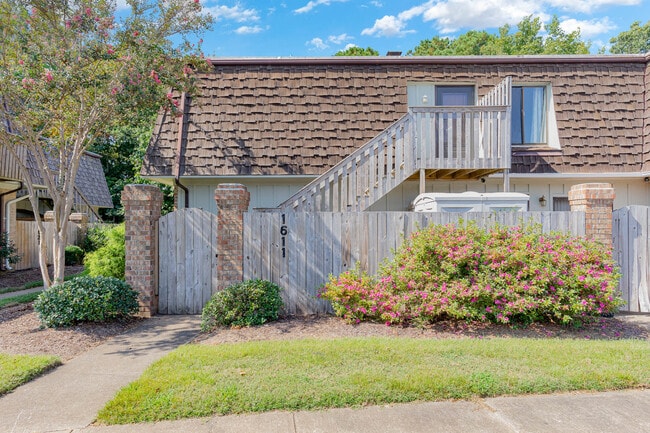 Primary Photo - 1611 Ocean Bay Dr