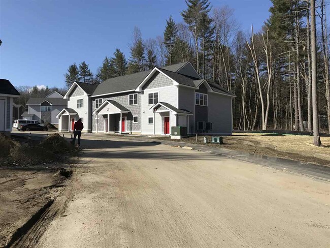 Building Photo - 37 E Ridge Dr