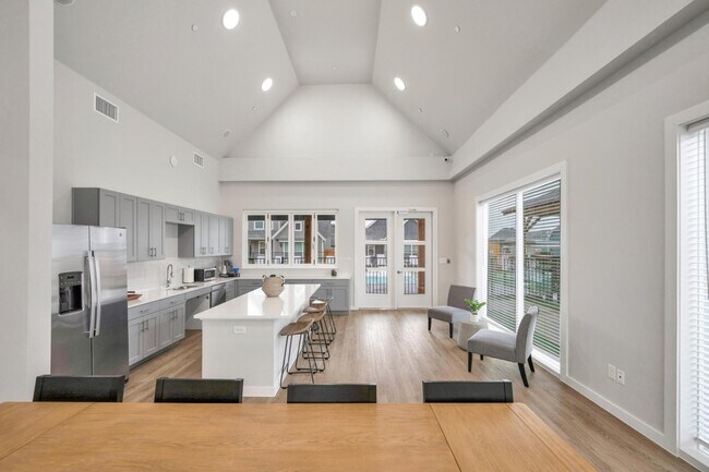 Building Photo - 10115 Conover Cmns Cir