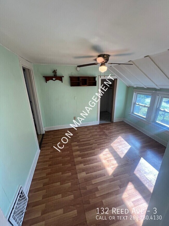 Building Photo - 132 Reed St