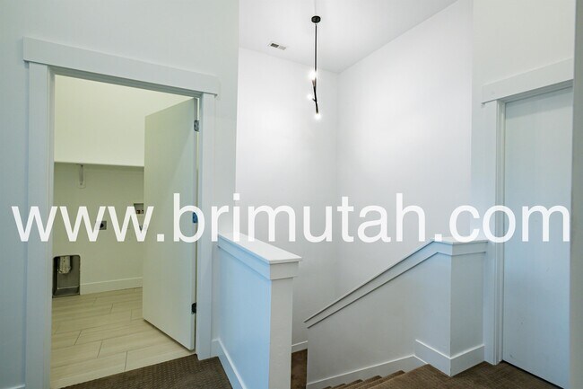 Building Photo - 9196 S Holiday Bowl Ct