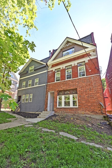 Building Photo - 2228 Kemper Ln