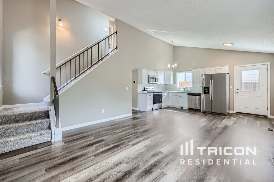 Building Photo - 17496 E Temple Dr