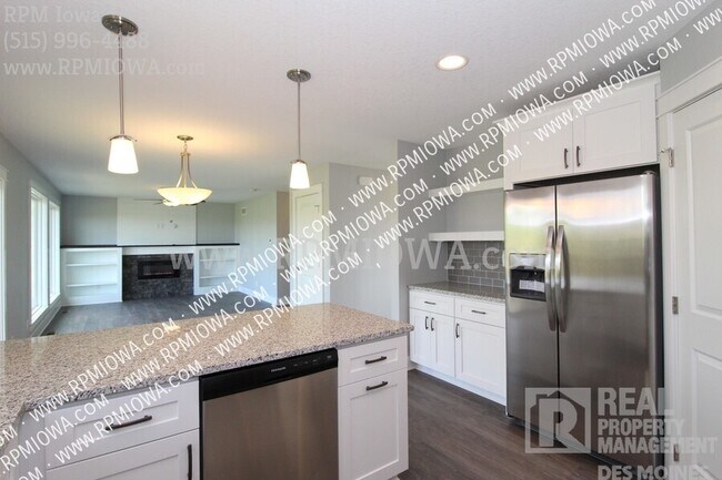 Building Photo - 5374 Destiny Dr
