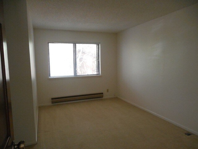 Building Photo - Townhouse in Great North Boulder location
