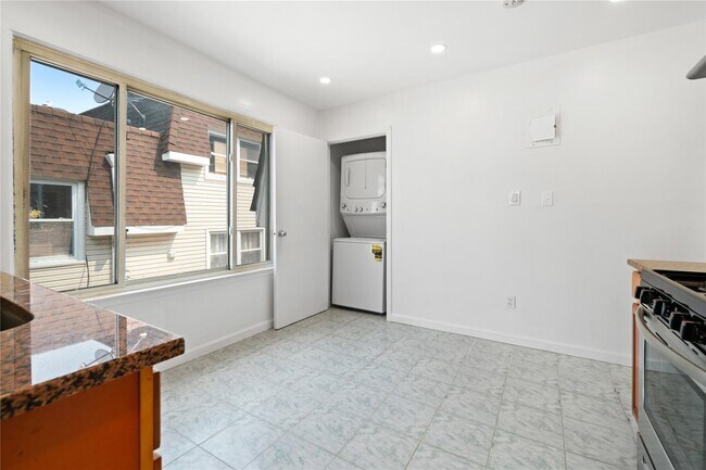 Building Photo - 15-72-72 216th St