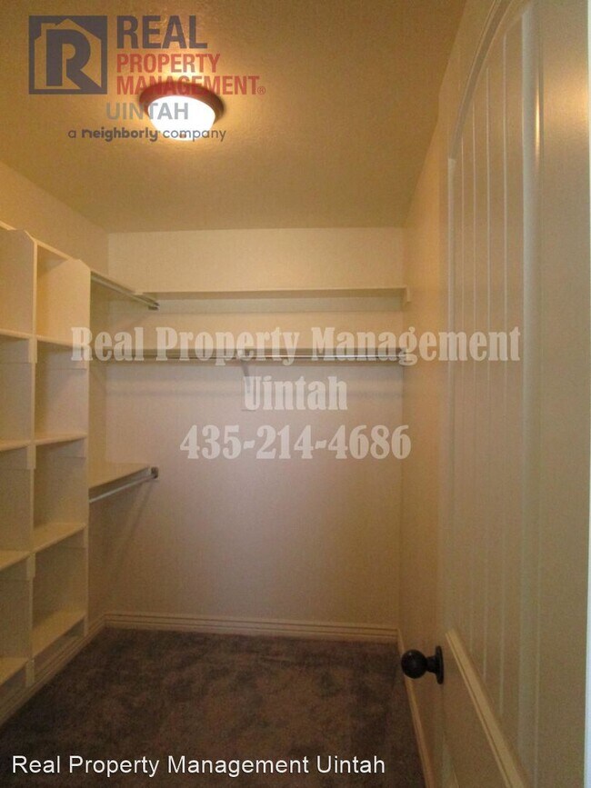 Building Photo - 3 br, 2.5 bath House - 407 E Gray Fox Lane