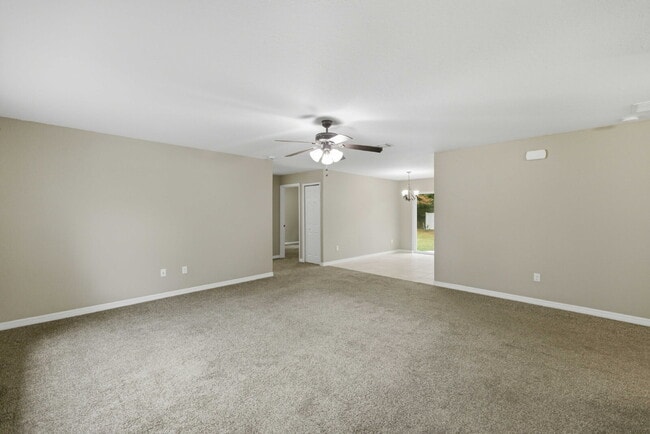 Building Photo - No HOA! Spacious 3 Bedroom Home with Large Backyard & Fire Pit – Move-In Ready