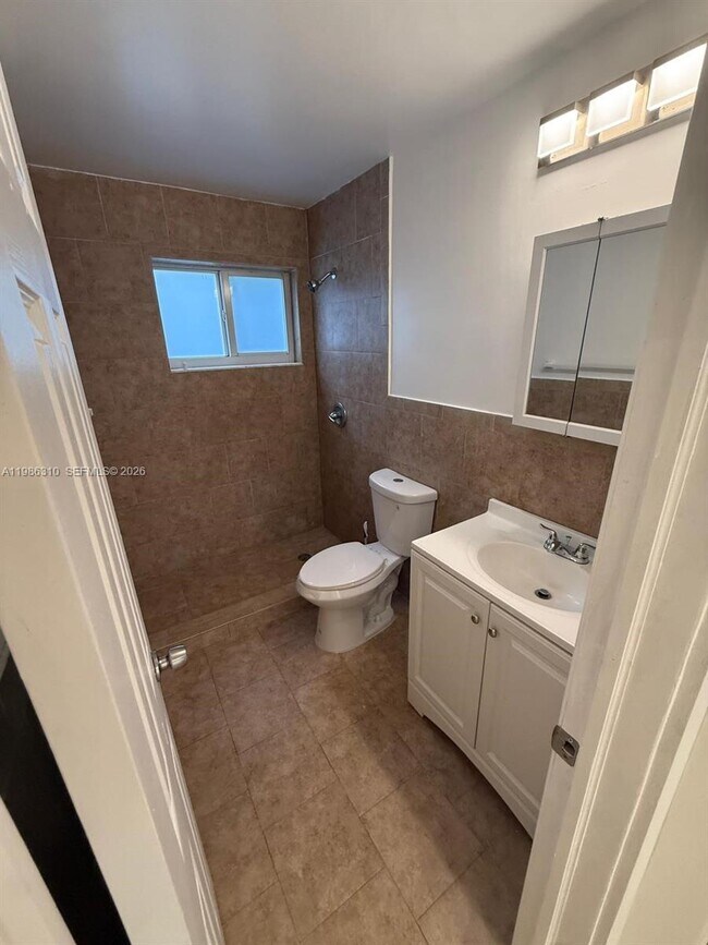 Building Photo - 1781 NW 16th St