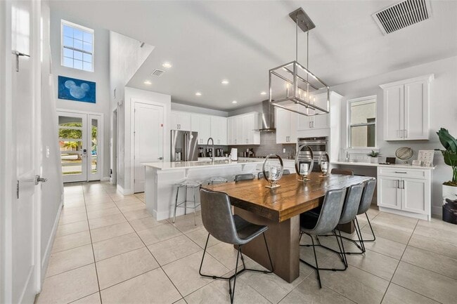 Building Photo - 7464 Gathering Dr