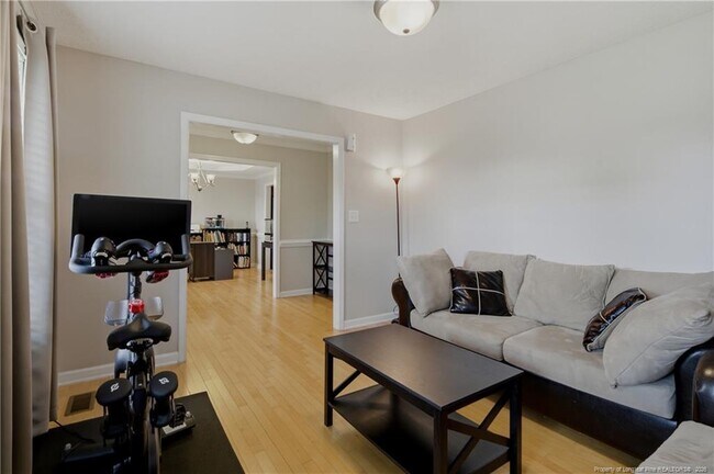 Building Photo - 420 Thorncliff Dr
