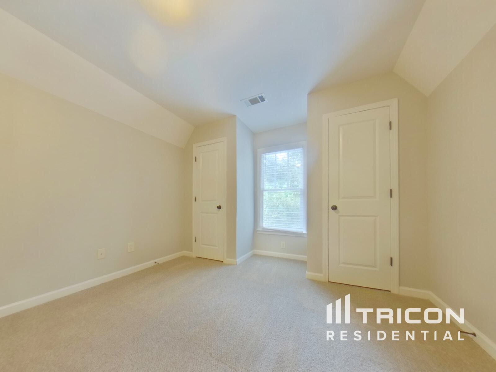 Building Photo - 6735 Hembree Dr