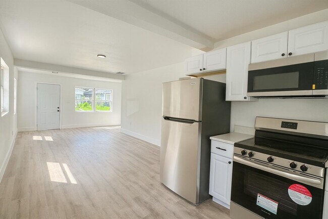 Building Photo - 2606 E 18th Ave