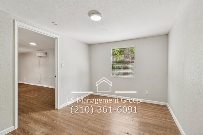 Building Photo - 622 Denver Blvd