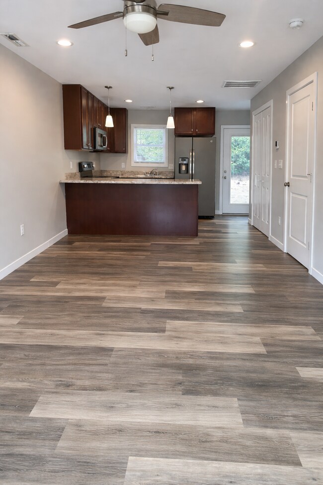 Building Photo - Staunton Apartments 301-314