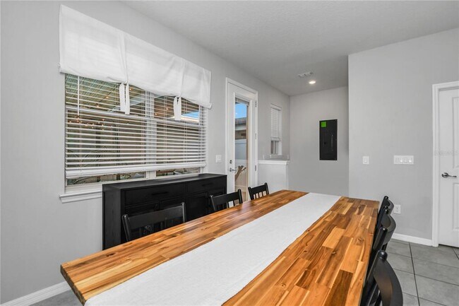 Building Photo - 5075 Caspian St