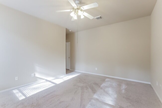 Building Photo - 22035 Willow Downs Dr
