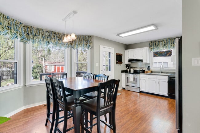 Building Photo - 2344 Horsley Dr