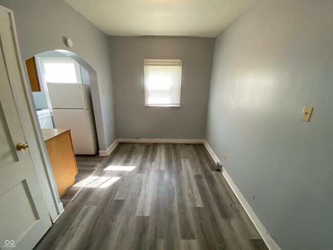 Building Photo - 1604 W 15th St