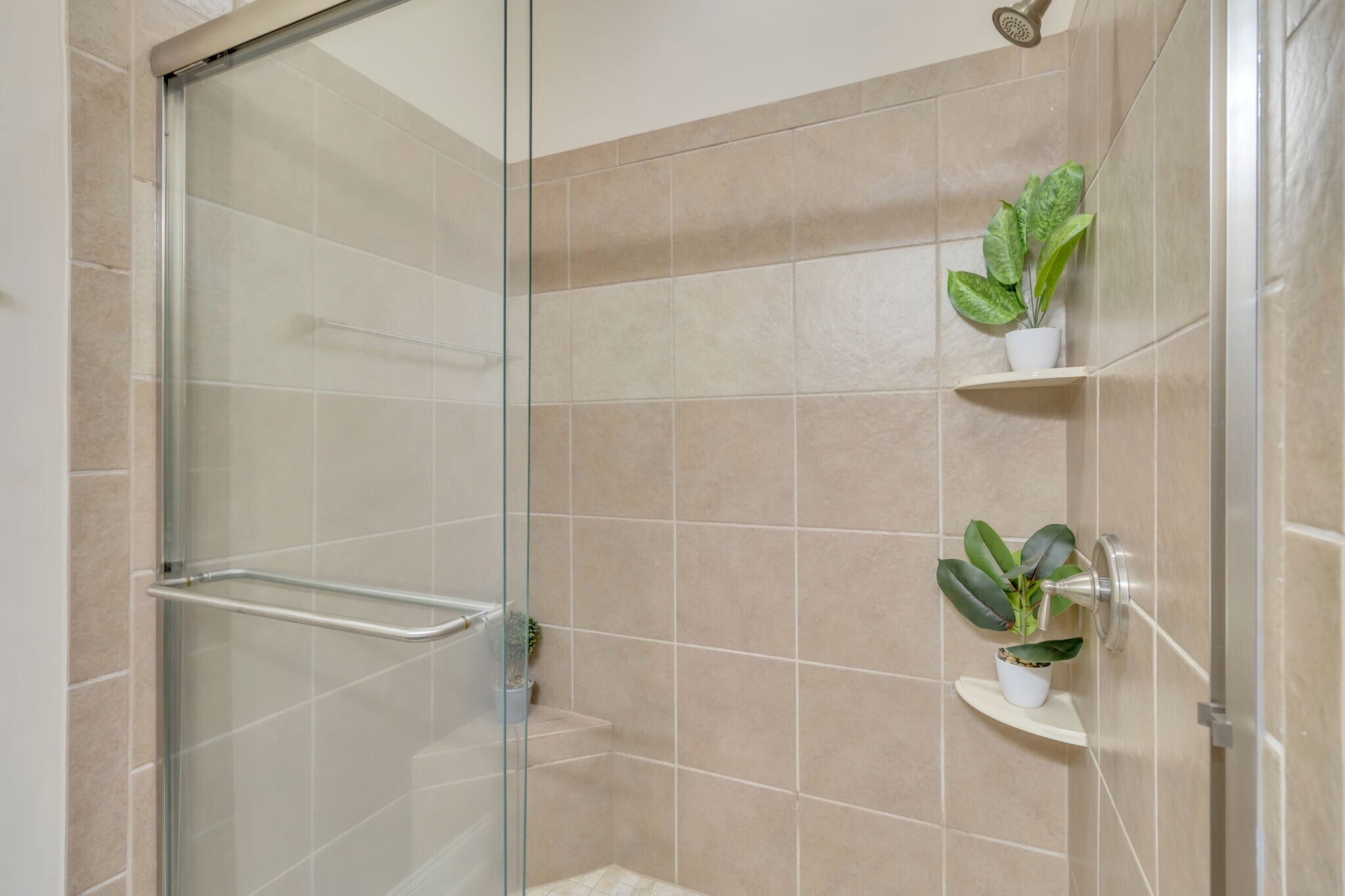 Building Photo - 124 Gallery Dr