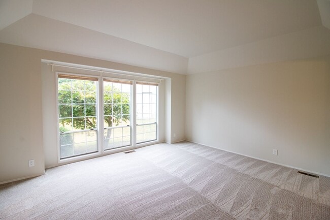 Building Photo - 4bd/2.75ba Sammamish Home