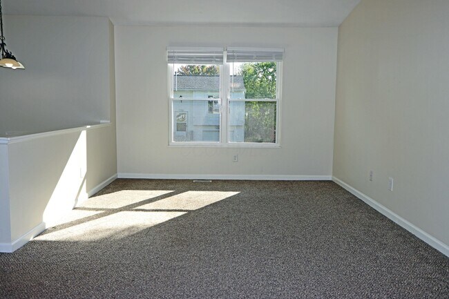 Building Photo - 7701 Flynnway Dr