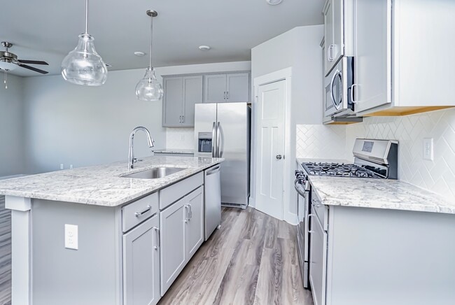 Building Photo - 207 Broad Banyan Ct