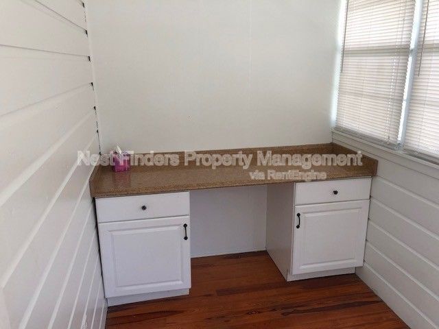 Building Photo - 1310 Menna St