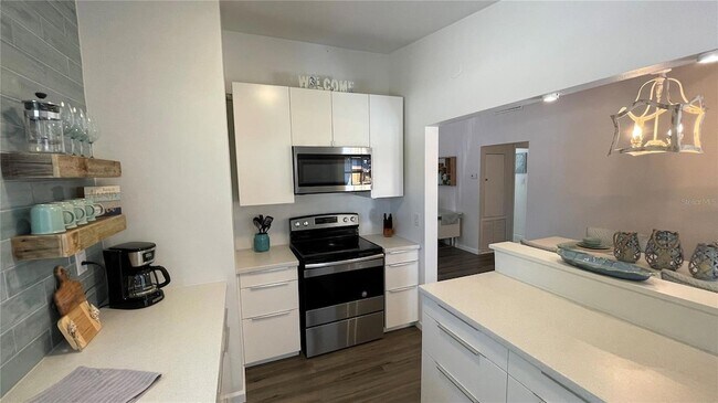 Building Photo - 2504 S Milmar Dr